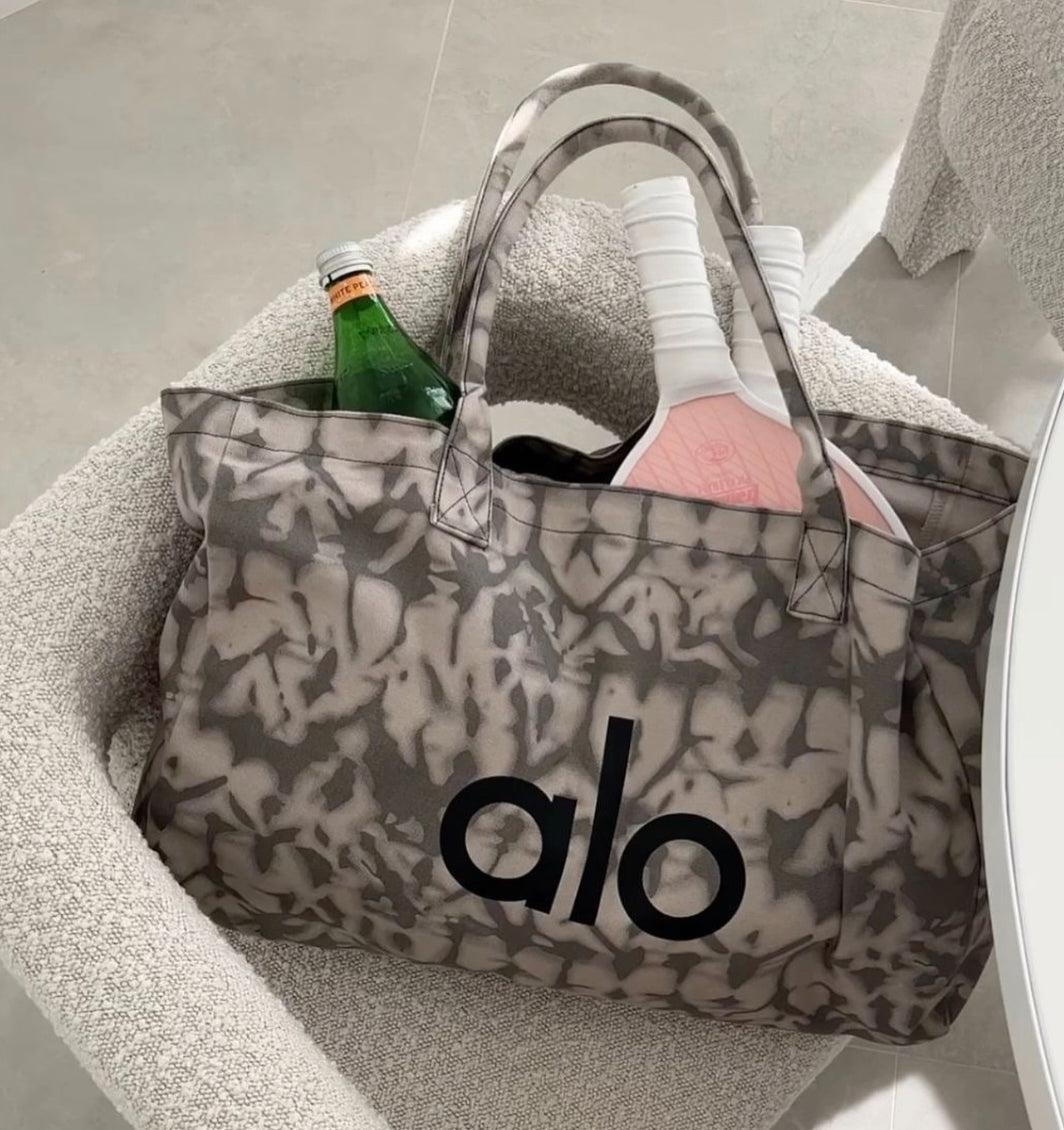 ICONIC SHOPPER TOTE