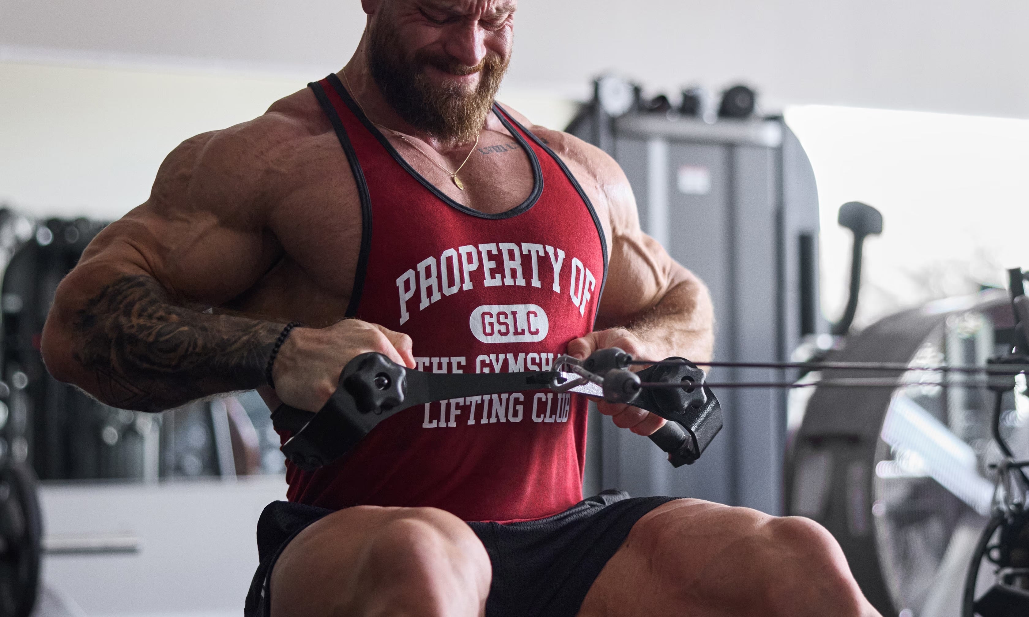 Entrenamiento de Espalda de CBum: Construye una Espalda Ganadora de Trofeos