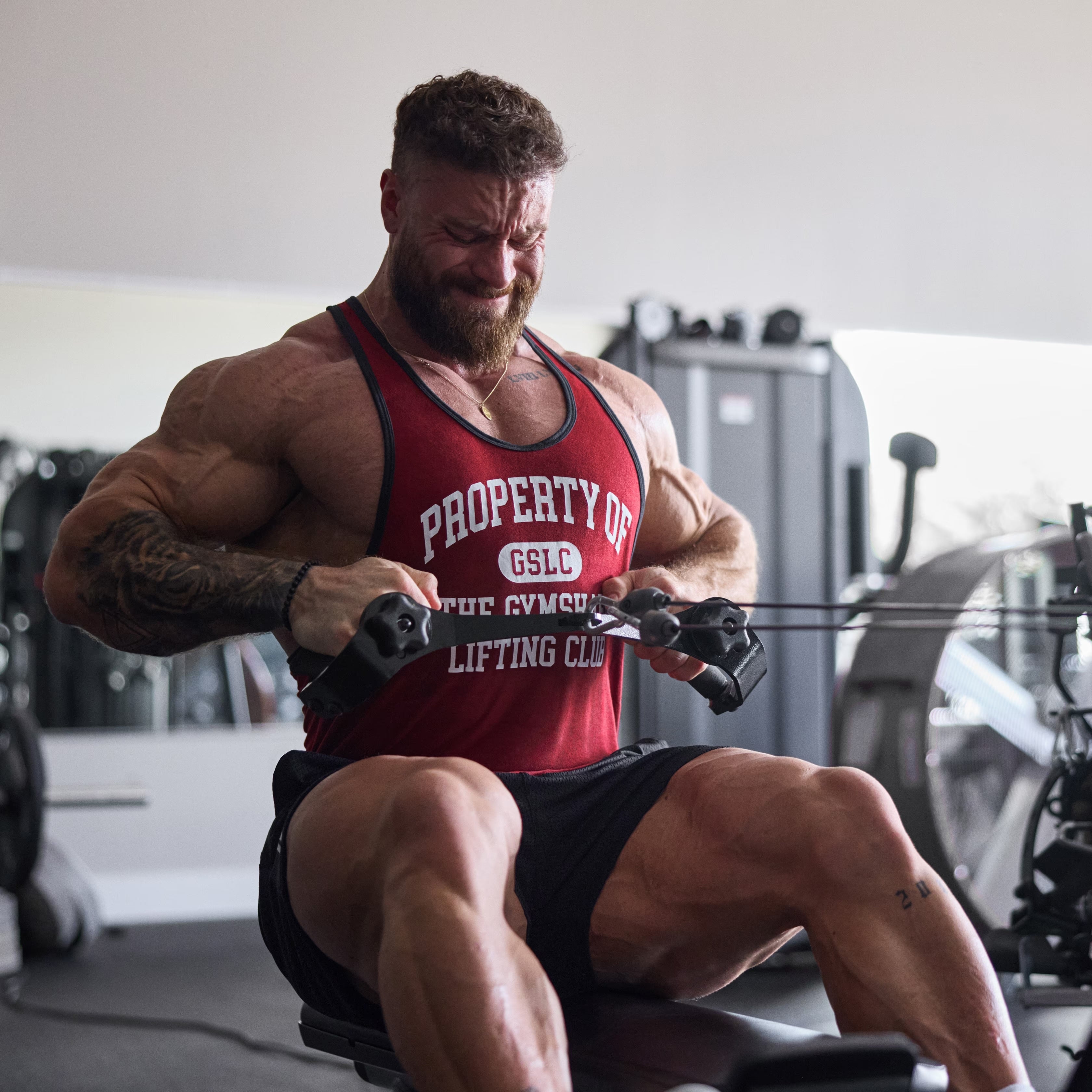 Entrenamiento de Espalda de CBum: Construye una Espalda Ganadora de Trofeos