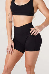 W112 EFFORTLESS BIKER SHORTS - NEGRO