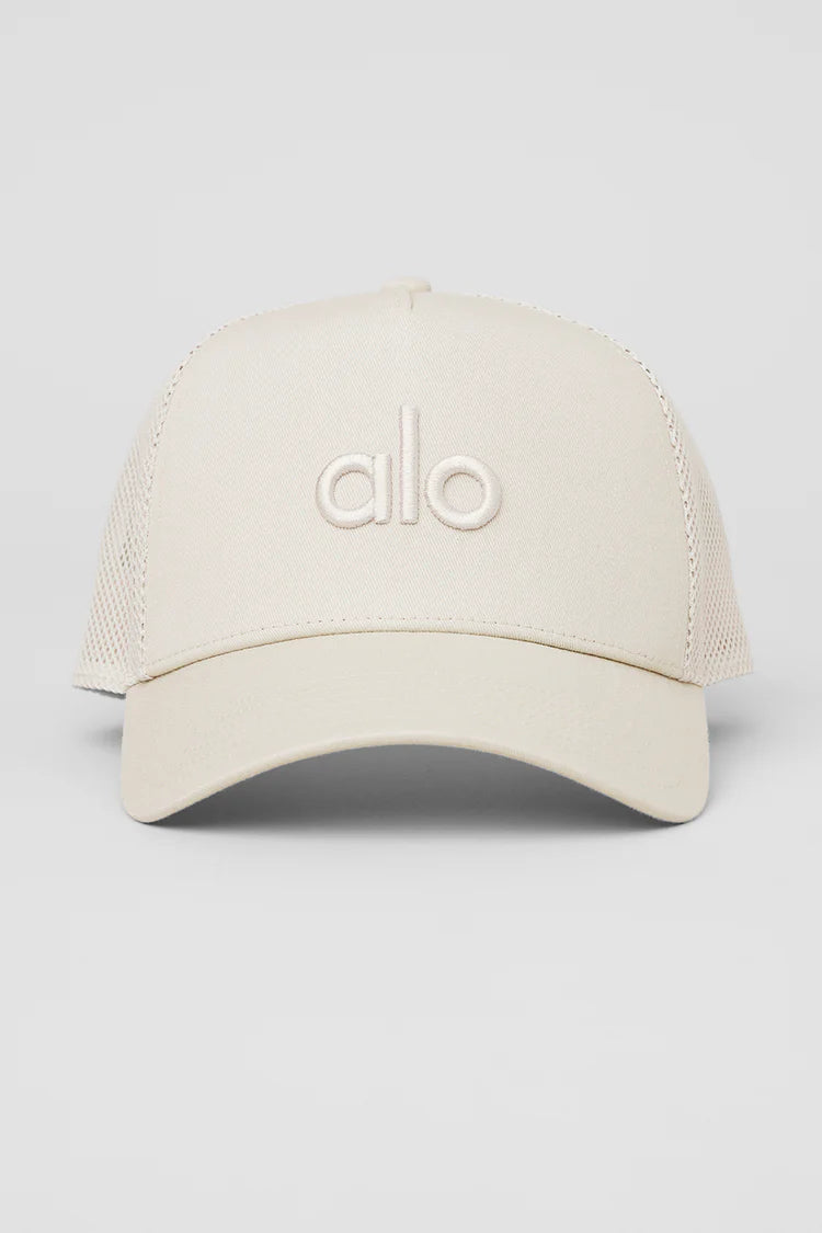DISTRICT TRUCKER HAT
