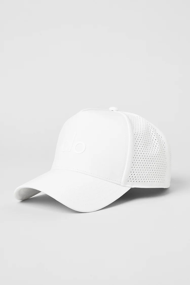 PERFORMANCE DISTRICT TRUCKER HAT BLANCO