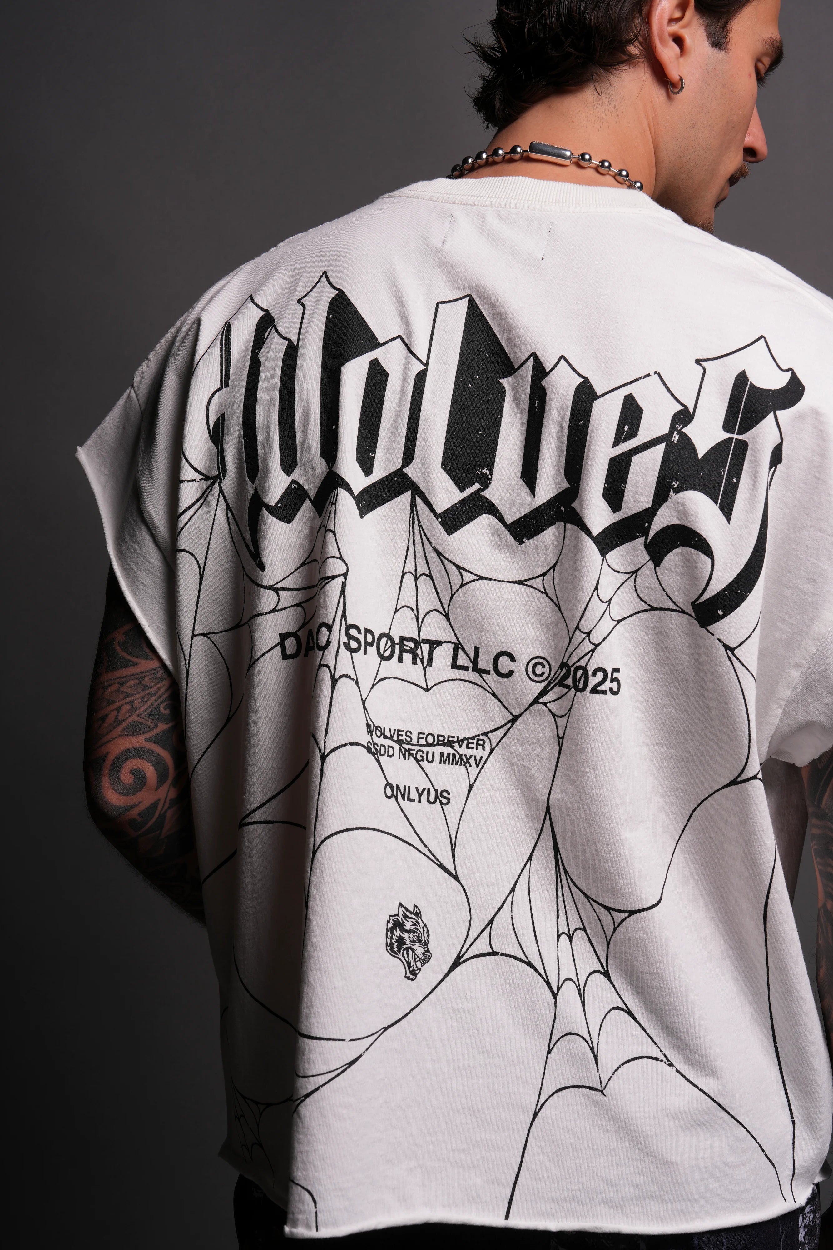 DARCSPORT - WOLVES WEB "GRUNGE" CUT OFF TEE IN CREAM