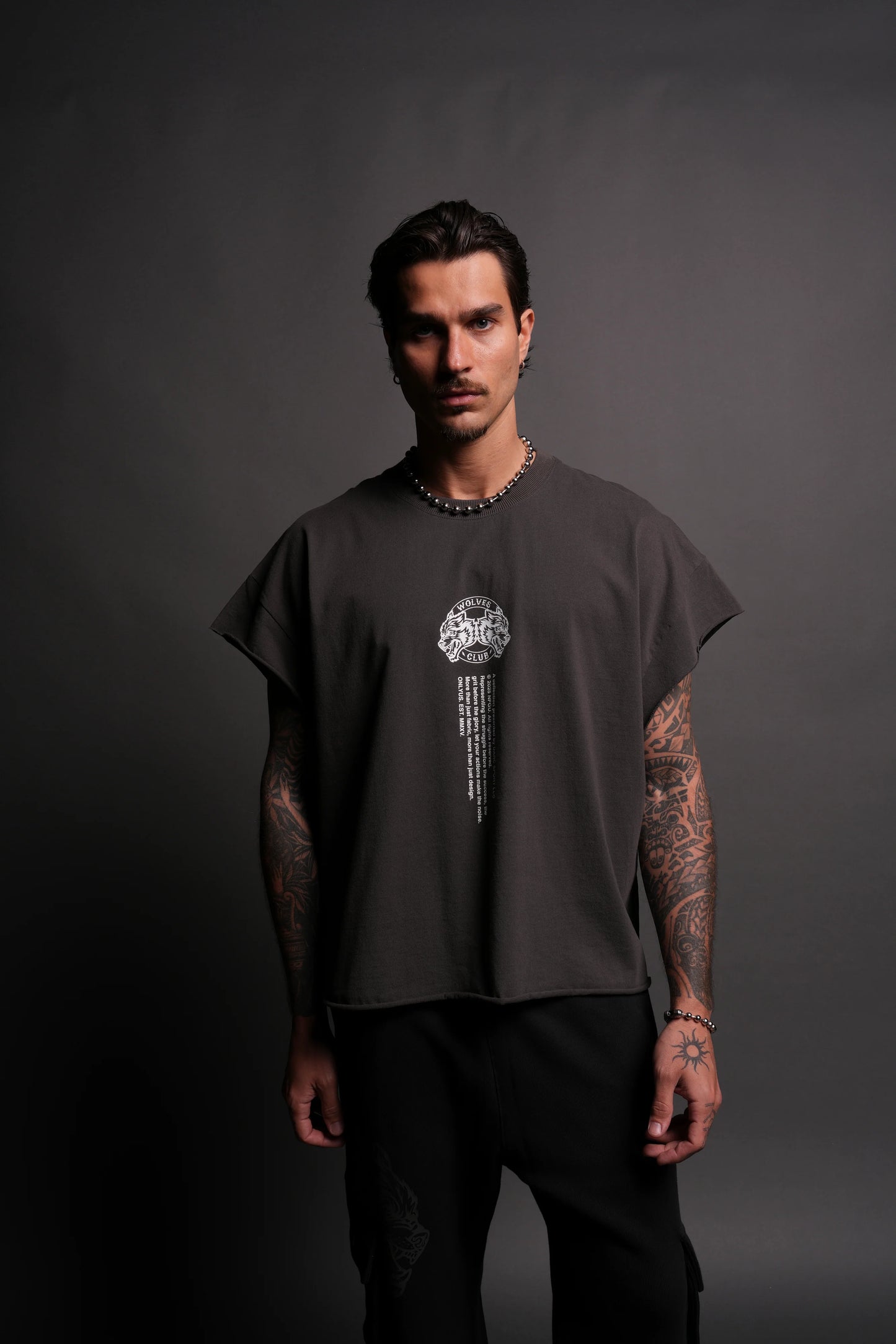 DARCSPORT - WOLVES WEB "GRUNGE" CUT OFF TEE IN GREY