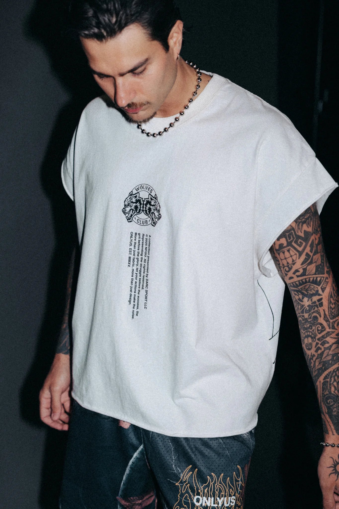 DARCSPORT - WOLVES WEB "GRUNGE" CUT OFF TEE IN CREAM