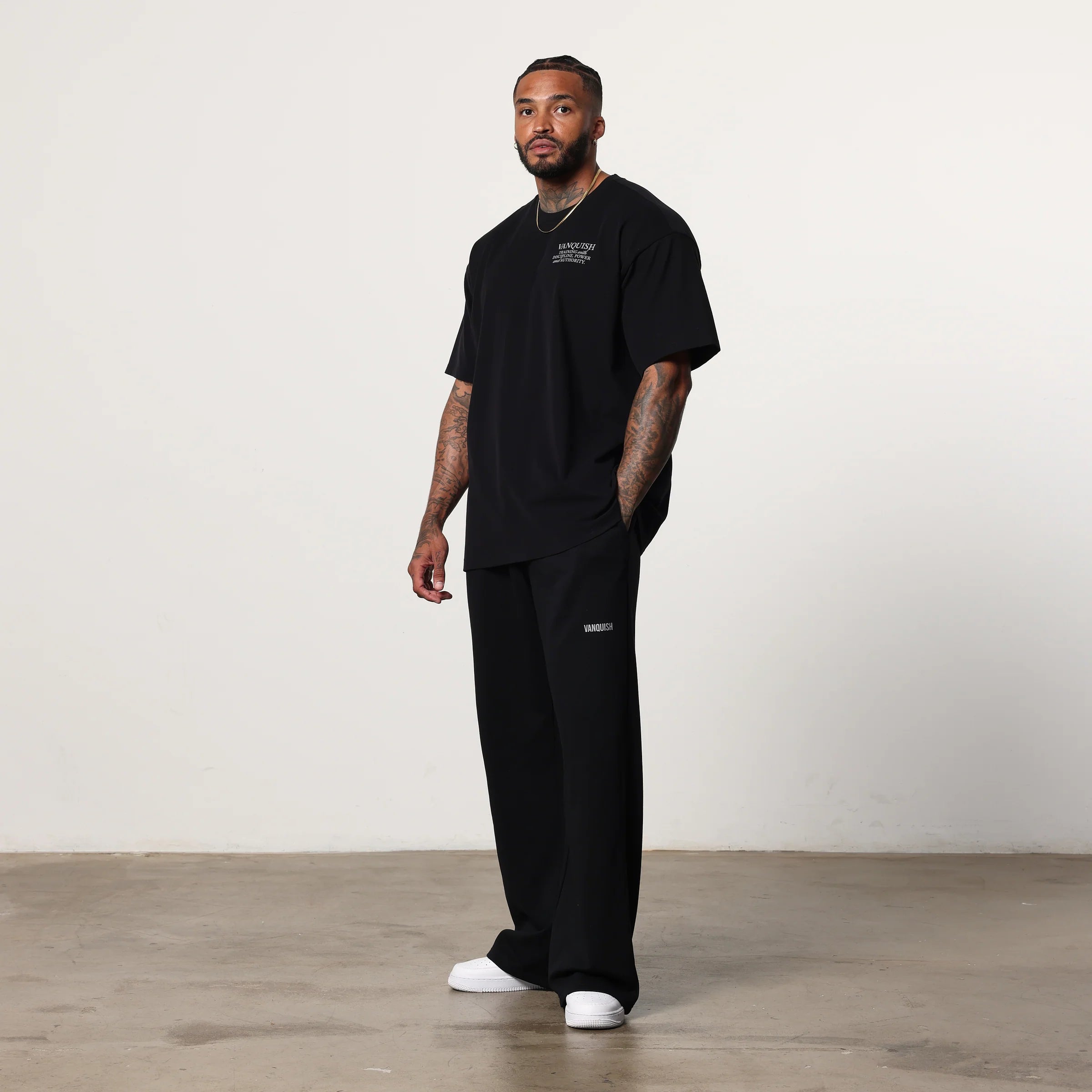 VANQUISH CAMISETA PEGASUS OVERSIZED NEGRA