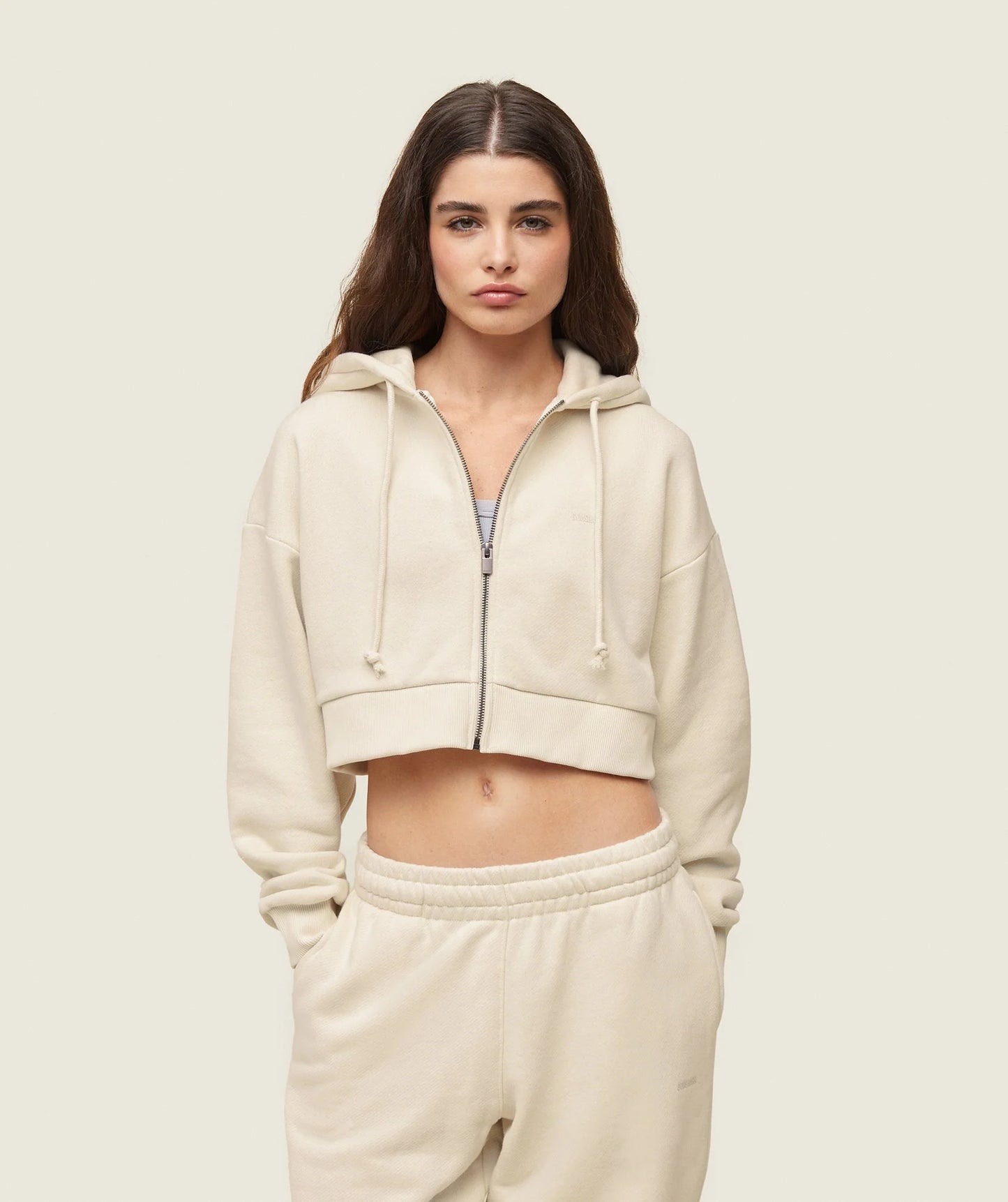 EVERYWEAR CROPPED ZIP HOODIE