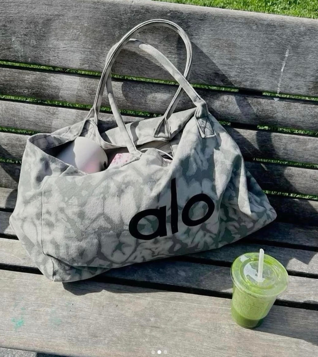 ICONIC SHOPPER TOTE