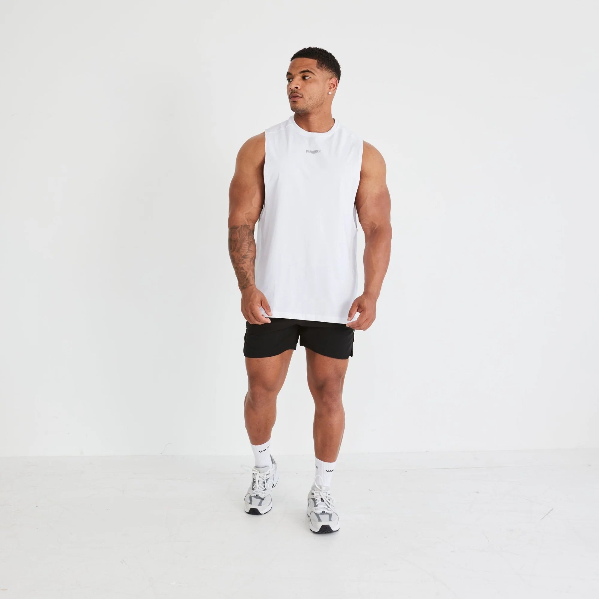 VANQUISH ESSENTIAL PERFORMANCE 4" SHORTS