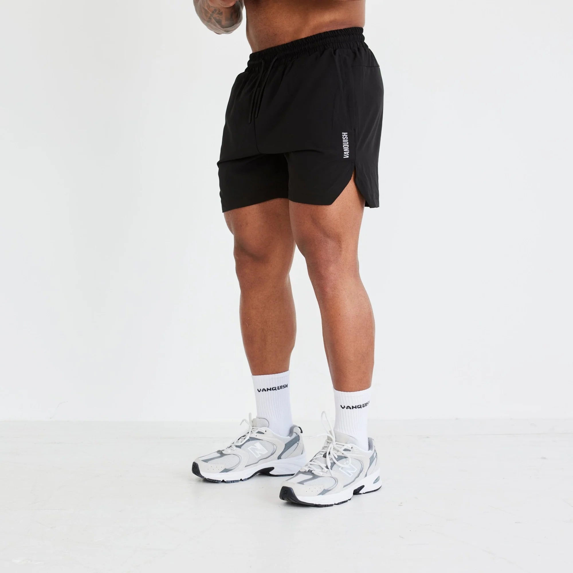 vanquish-essential-black-performance-4-shorts-970017_jpg.webp